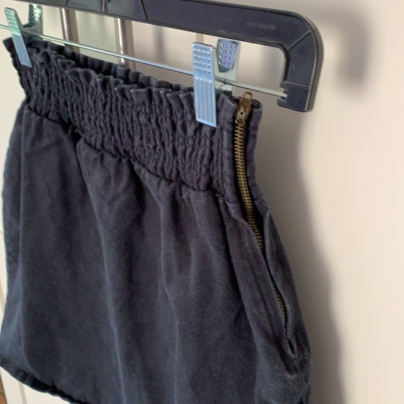 🎉 BOGO! 2/$12! Urban Outfitters BDG Mini - Picture 2 of 7